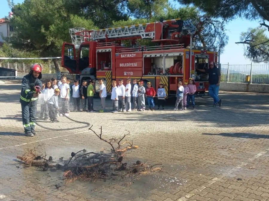 Kk itfaiyeciler ile tfaiye Haftasn kutlayarak, gereini aratmayan tatbikat yaptk